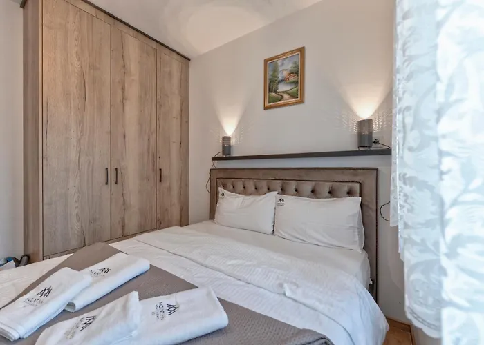 Mount Jasmine 兹拉蒂博尔